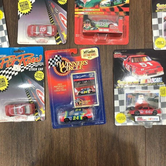 1992 1993 NASCAR Racing Champions Stock Car w/ Card and Display & Winners Circle - Picture 13 of 13